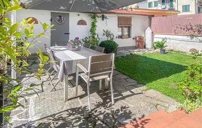 Giardino di Lovely Apartment In Firenze With Wifi