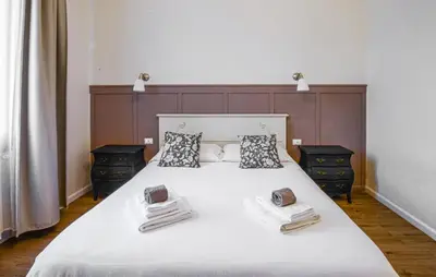 Letto o letti in una camera di Lovely Apartment In Firenze With Wifi