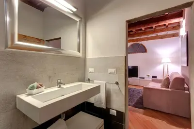 Bagno di San Lorenzo Apartment by Mamo Florence
