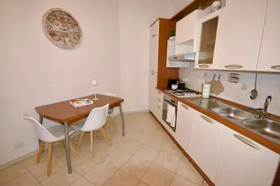 Cucina o angolo cottura di BFlorence, Bilocale Piano Terra con Resede Privato Centro Storico