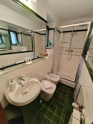 Bagno di Artists' House