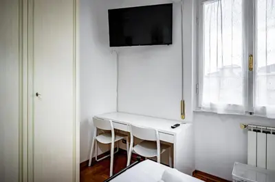 TV o dispositivi per l'intrattenimento presso YD Bright 2 Bedrooms, Equipped Kitchen