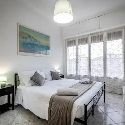 YD Bright 2 Bedrooms