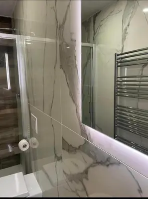 Bagno di Mini white apartment