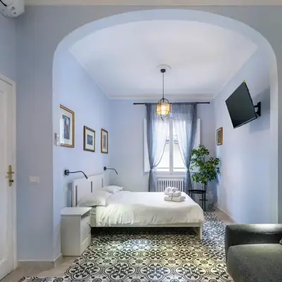 Uffizi Gallery Central Spacious 3BR Apartment