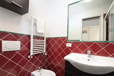 Bagno di Astonishing 2BR in centric in Florencia