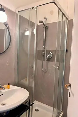 Bagno di Apartment Federighi Loft mit Aufzug by Interhome