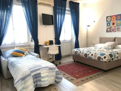 Letto o letti in una camera di Apartment Federicas Ponte Vecchio 1bd by Interhome