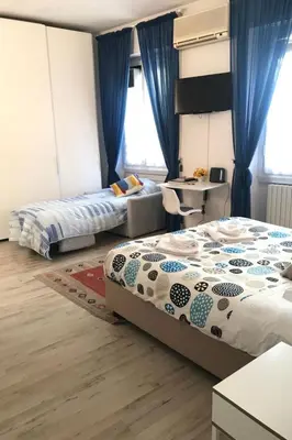 Letto o letti in una camera di Apartment Federicas Ponte Vecchio 1bd by Interhome