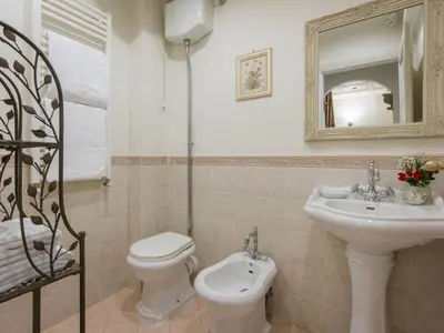Bagno di Apartment Ruhige Wohnung in Santa Croce mit Terrasse- Kathedrale von Florenz-Nähe by Interhome