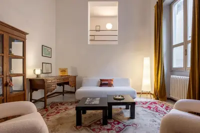 Area soggiorno di Like a Local Borgo San Jacopo By Maison Florence