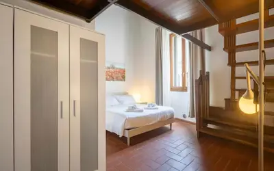 Letto o letti in una camera di Cute One Bedroom Apartment in Florence Outside ZTL