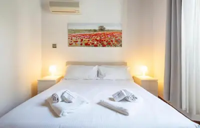 Letto o letti in una camera di Cute One Bedroom Apartment in Florence Outside ZTL