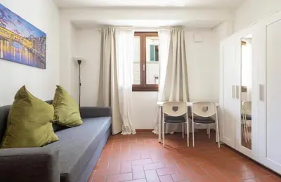Area soggiorno di Cute One Bedroom Apartment in Florence Outside ZTL