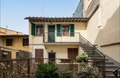 Balcone o terrazza di Fully Renovated Cosy Oltrarno Apartment with patio