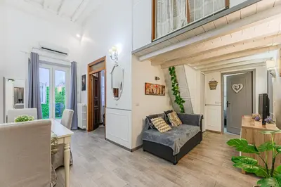 Area soggiorno di Charming retreat with private outdoor near Santa Croce