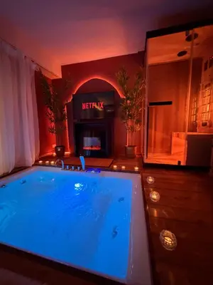Piscina di Ama Esclusive Spa Firenze o nelle vicinanze