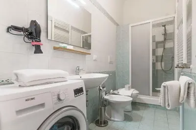 Bagno di Sunny San Lorenzo Flat Spacious Warm Sleeps 4