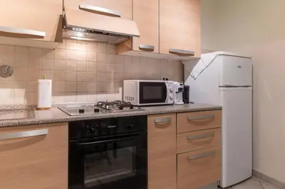 Cucina o angolo cottura di Sunny San Lorenzo Flat Spacious Warm Sleeps 4