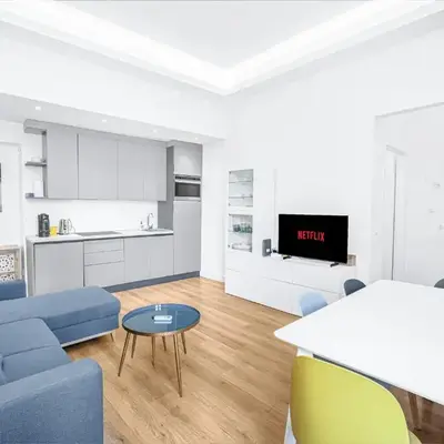 Four seasons apartment 50 m from Duomo