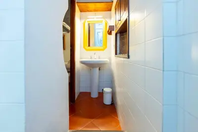 Bagno di Charming Historic Apartment with Modern Comfort in the Heart of Florence