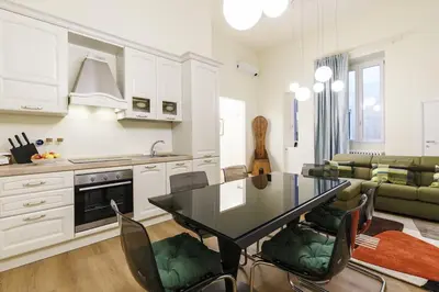 Cucina o angolo cottura di Michelangelo Elegant Homes in Santa Croce