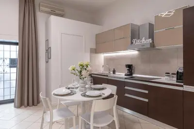 Cucina o angolo cottura di Duomo 10 on foot Fast WiFi Smart Working