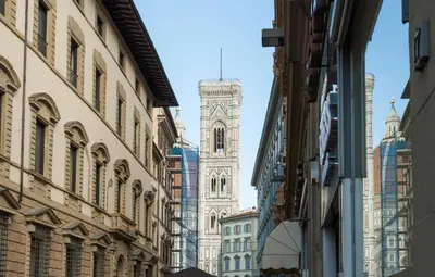 Vista generica su Firenze o vista sulla città dall'interno dell'appartamento