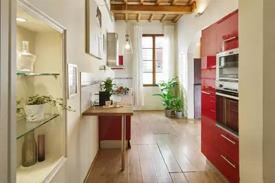 Cucina o angolo cottura di Bright, romantic retreat in central Florence