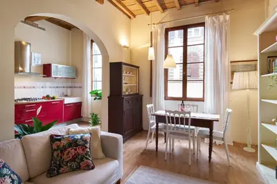 Cucina o angolo cottura di Bright, romantic retreat in central Florence