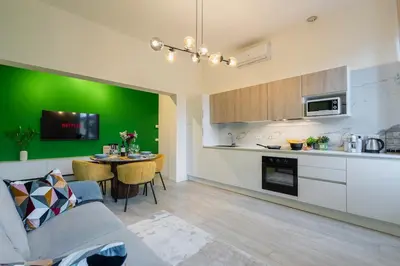 Cucina o angolo cottura di Bright & Stylish Florence Apt 10 from SMN