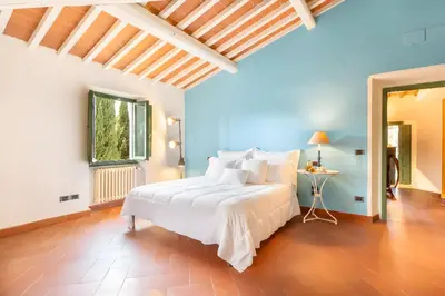 Letto o letti in una camera di Authentic Tuscan Villa Private Pool, Gym&Billiards
