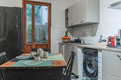 Cucina o angolo cottura di Pistacchio House-Spacious home with private patio