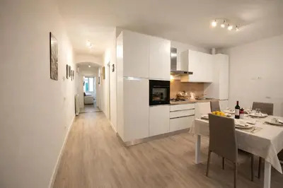 Cucina o angolo cottura di Steps from Santa Croce- Spacious with 2 bathrooms