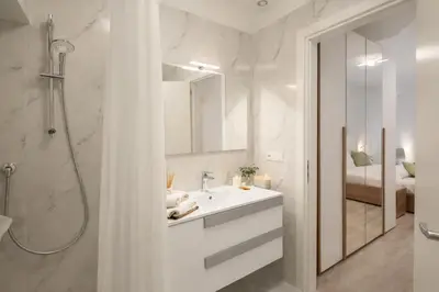Bagno di Steps from Santa Croce- Spacious with 2 bathrooms