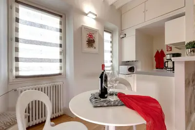 Cucina o angolo cottura di Dado Suite by Mamo Florence