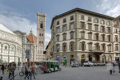 Vista generica su Firenze o vista sulla città dall'interno dell'affittacamere