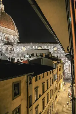 Vista generica su Firenze o vista sulla città dall'interno dell'appartamento
