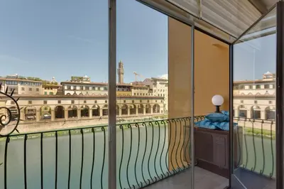 Piscina di Apartments Florence - Ponte Vecchio Balcony o nelle vicinanze