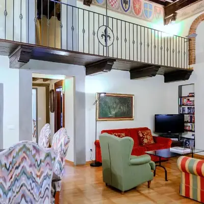 Corno Florentine Apartment