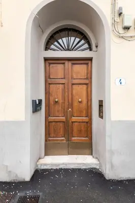 Facciata o entrata di Casa al 4