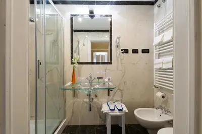 Bagno di Hotel California