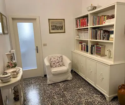 Biblioteca nell'appartamento