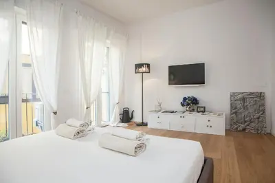 Letto o letti in una camera di Love The Stylish Lift in Ponte Vecchio - Love The Apartments