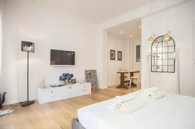 Letto o letti in una camera di Love The Stylish Lift in Ponte Vecchio - Love The Apartments