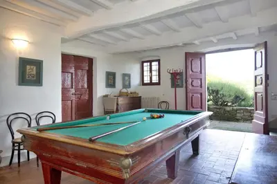 Tavolo di biliardo di Ricavoli by Salogi Villas