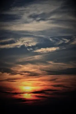 Alba o tramonto visti dall'interno dell'appartamento o dai dintorni
