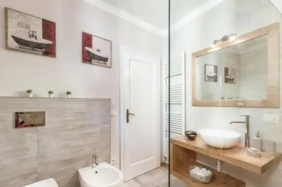 Bagno di Apartments Florence - Cimatori Balcony