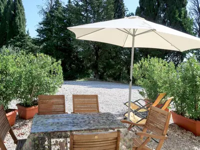 Giardino di Holiday Home I Cipressi by Interhome