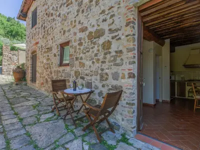 Patio o area all'aperto di Apartment Gli Orci by Interhome